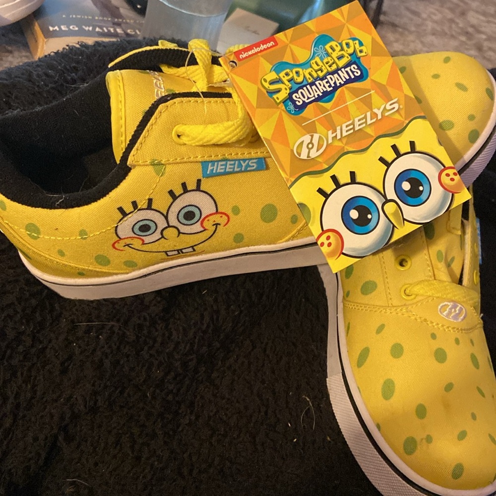 HEELYS SpongeBob Sneakers - Picture 2 of 5